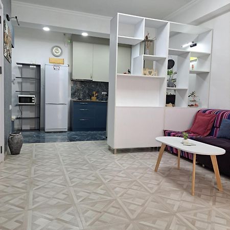 Apartment Sunny Mood Тбілісі Екстер'єр фото